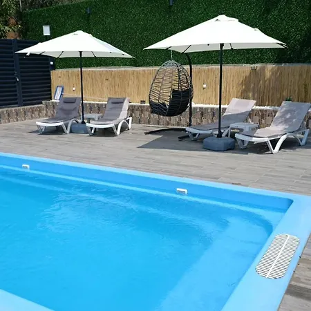 Сasa de vacaciones Luxury Nature House With Pool *